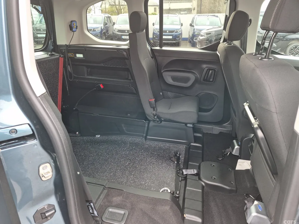 Peugeot Rifter MPV, Diesel, 2024, Blue