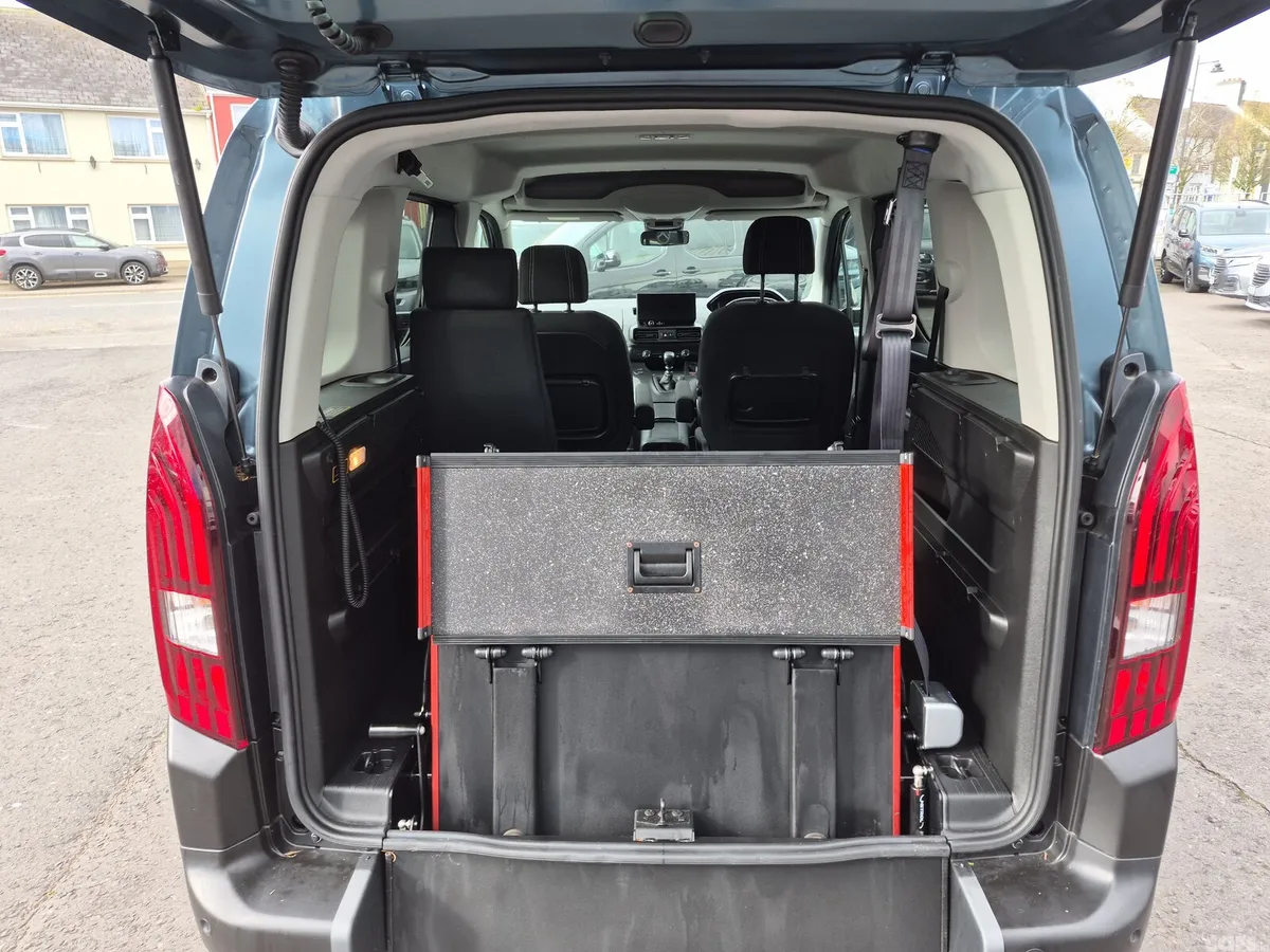 Peugeot Rifter MPV, Diesel, 2024, Blue