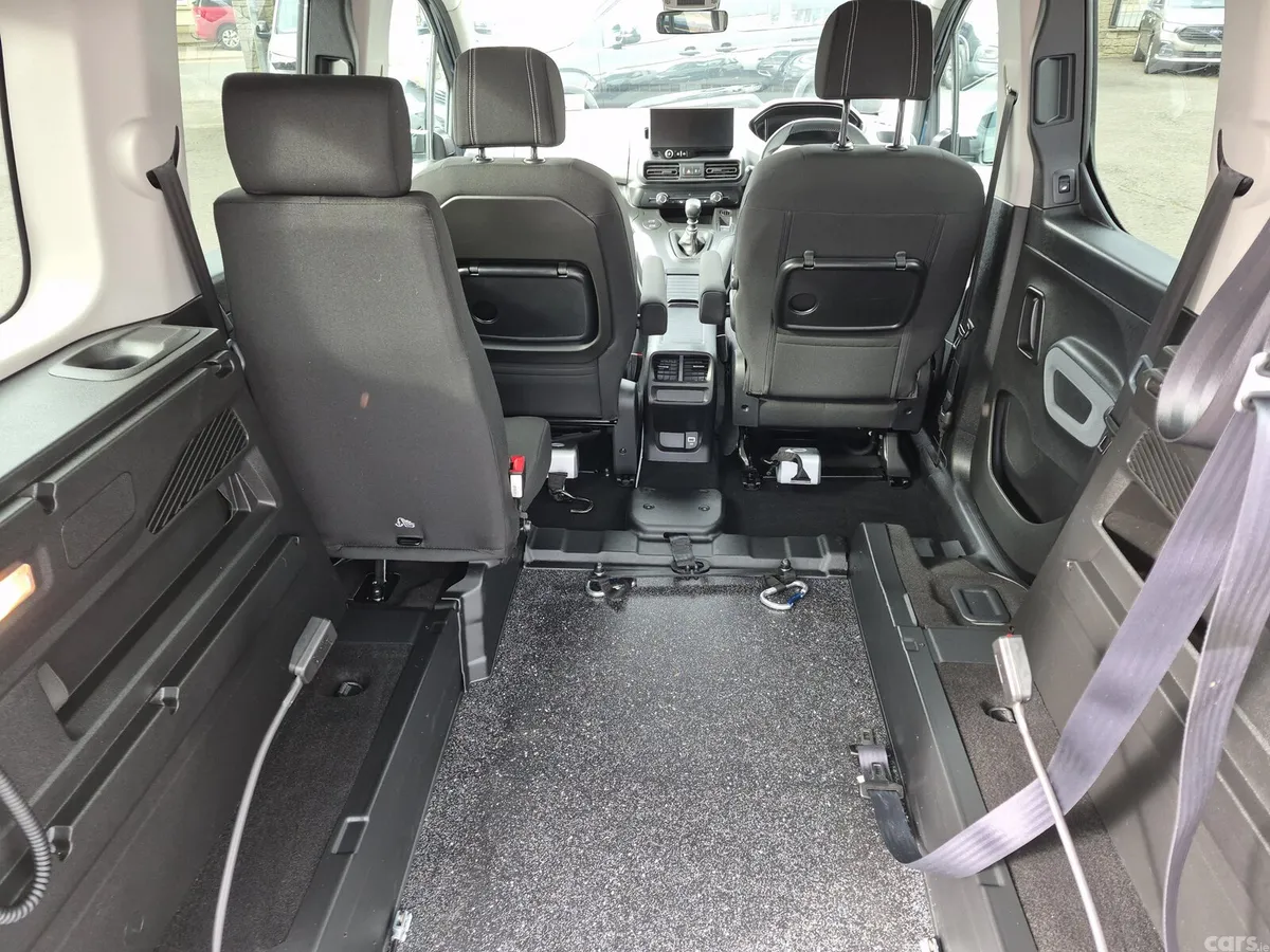 Peugeot Rifter MPV, Diesel, 2024, Blue