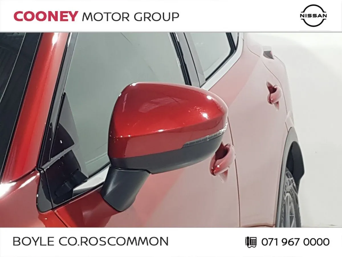 Nissan Qashqai MPV, Petrol, 2022, Red