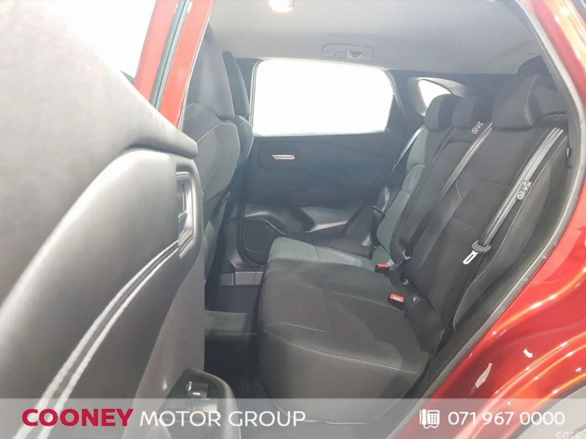 Nissan Qashqai MPV, Petrol, 2022, Red