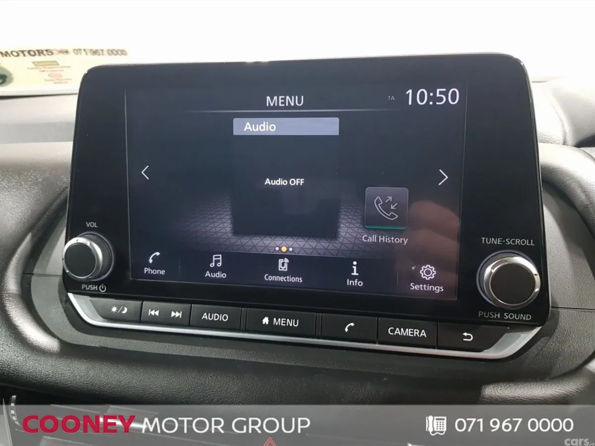 Nissan Qashqai MPV, Petrol, 2022, Red