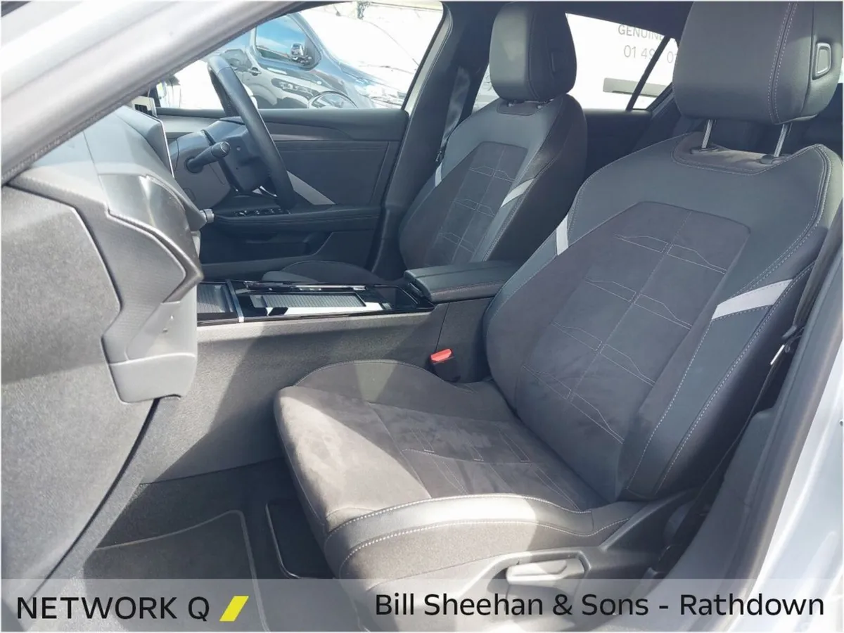 Opel Astra Hatchback, Electric, 2025, Silver