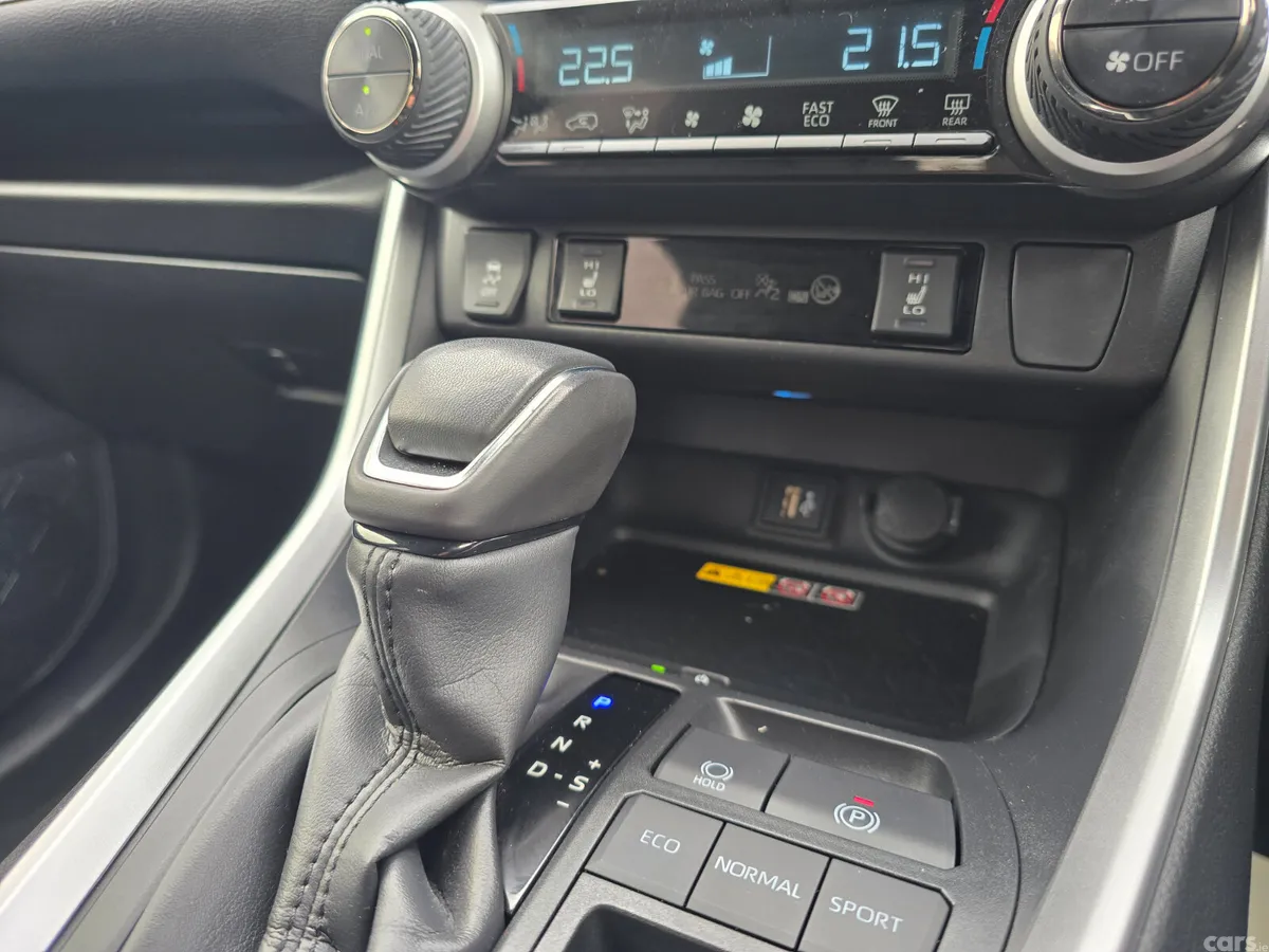 Toyota RAV4 SUV, Petrol Hybrid, 2024, Grey