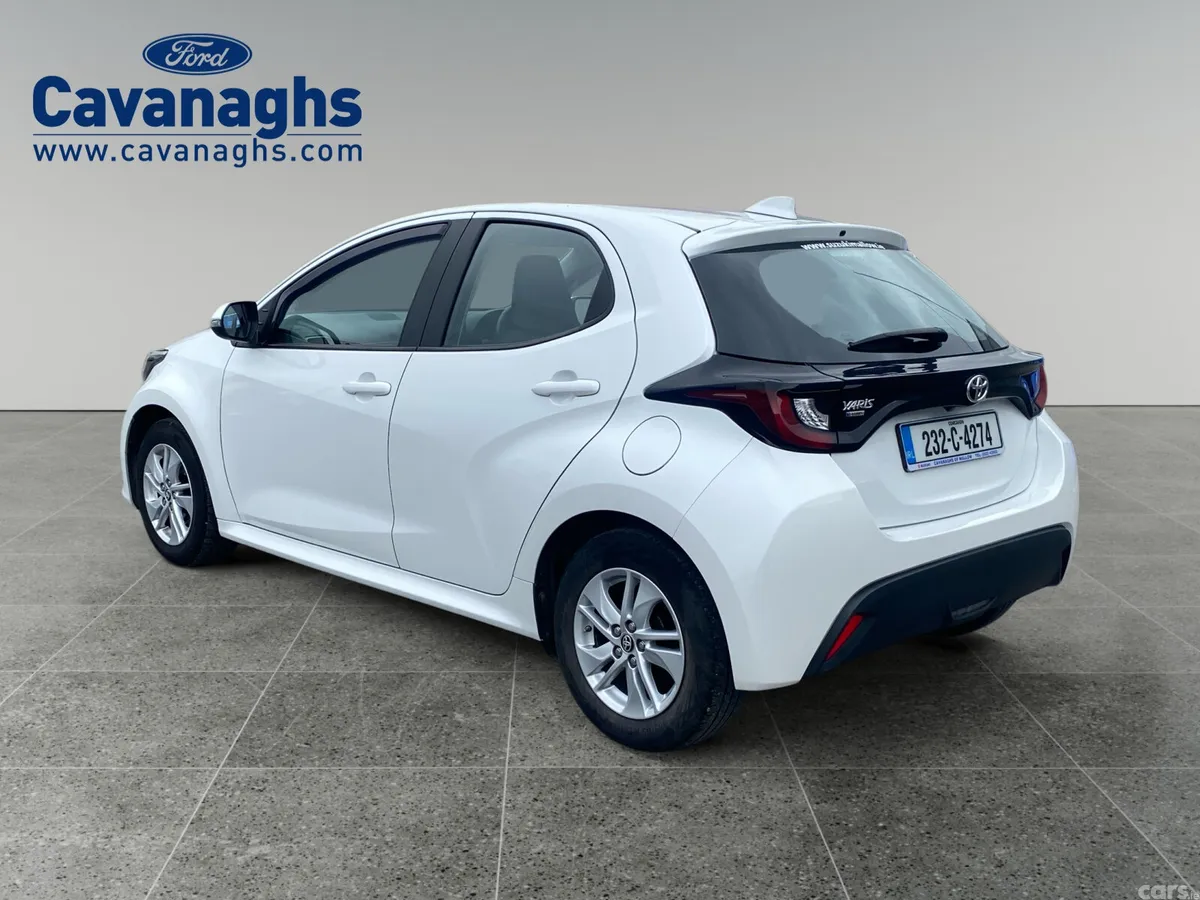 Toyota Yaris Hatchback, Petrol, 2023, White