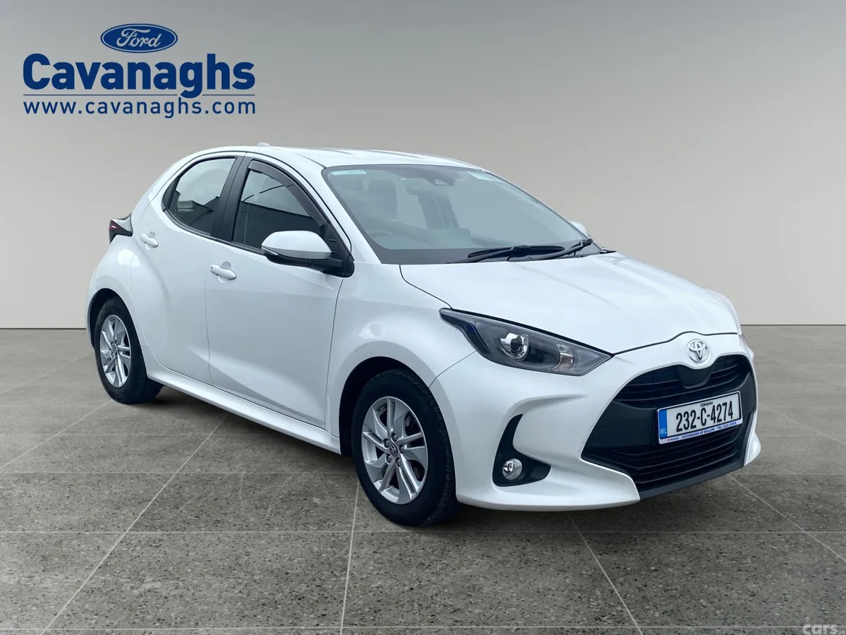 Toyota Yaris Hatchback, Petrol, 2023, White