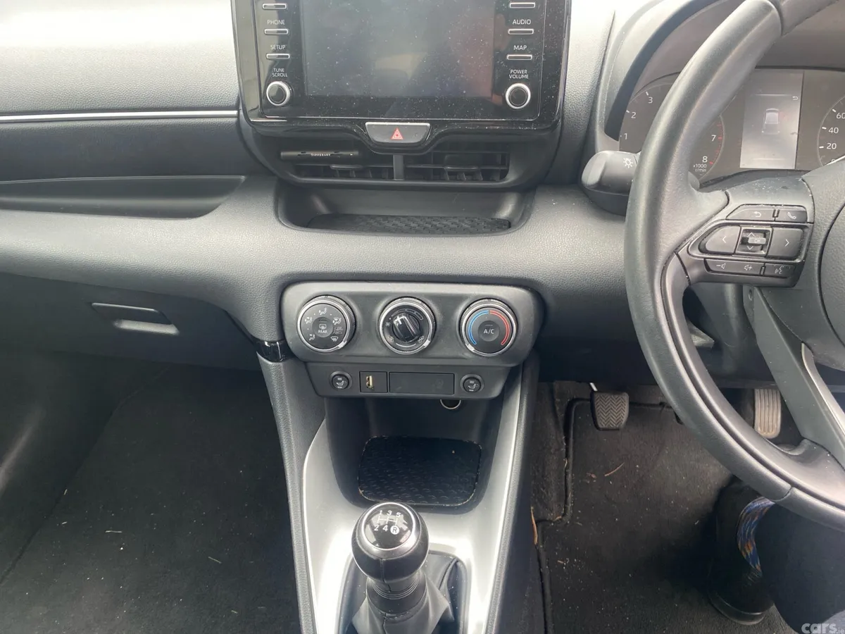 Toyota Yaris Hatchback, Petrol, 2023, White