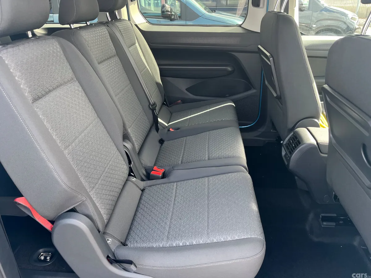 Ford Tourneo Connect MPV, Petrol Plug-in Hybrid, 2026, Blue