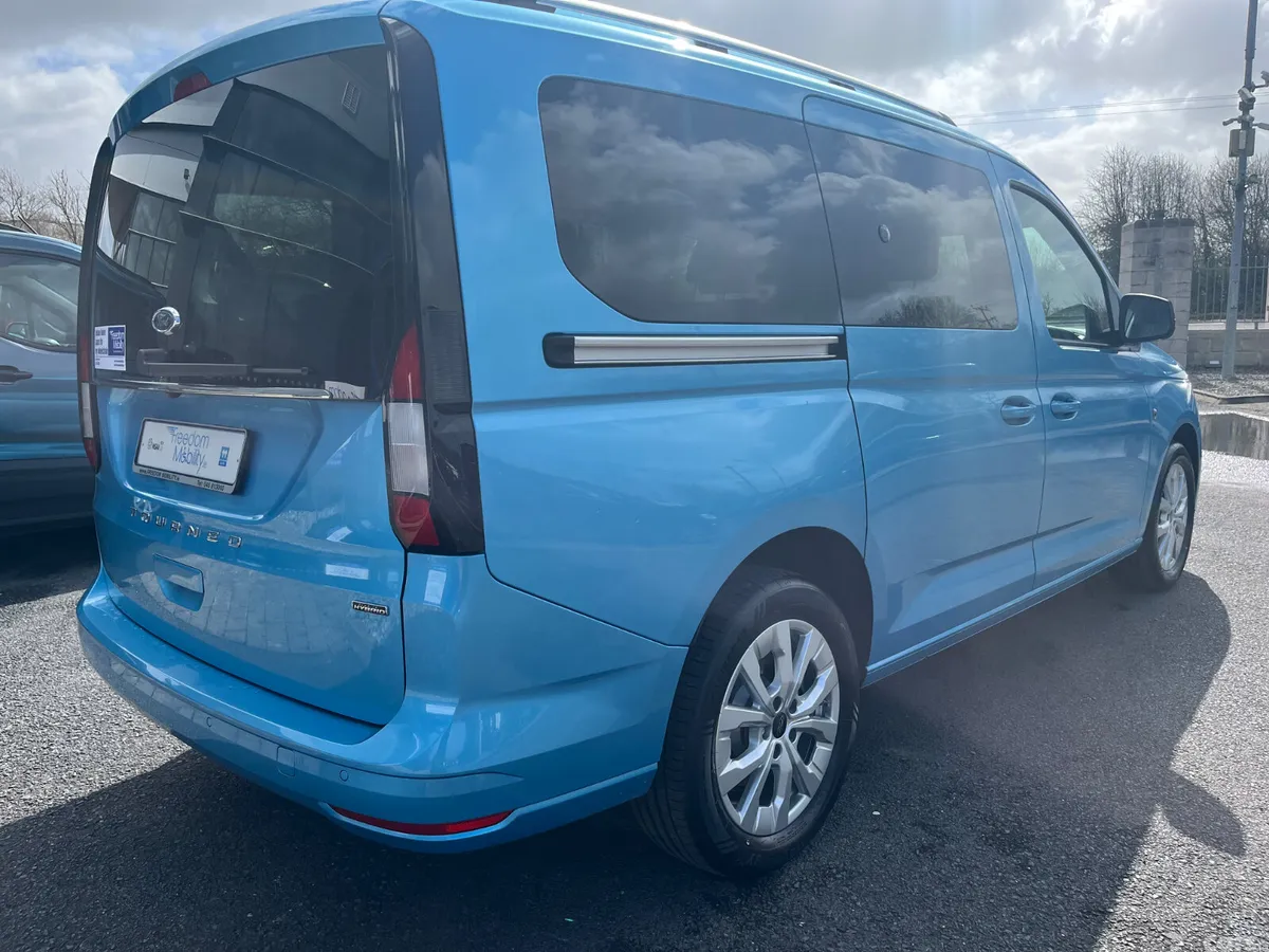 Ford Tourneo Connect MPV, Petrol Plug-in Hybrid, 2026, Blue