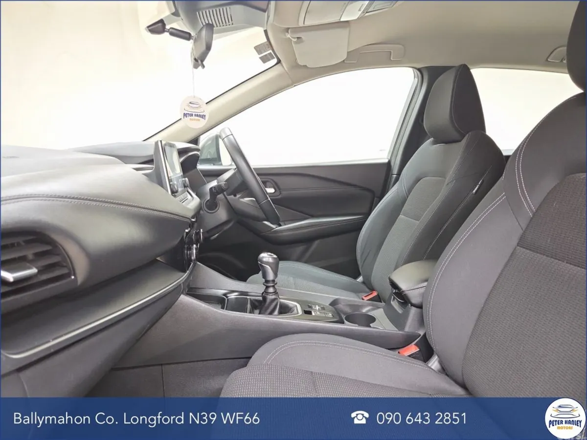 Nissan Qashqai MPV, Petrol, 2022, Grey