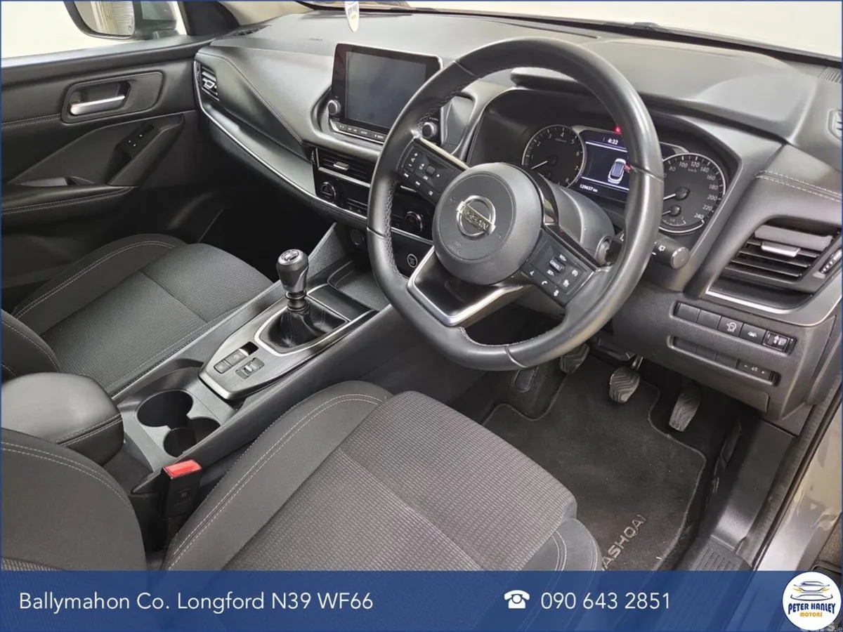 Nissan Qashqai MPV, Petrol, 2022, Grey