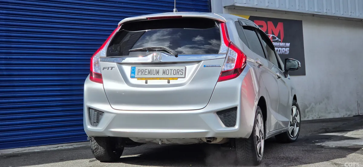 Honda Fit Hatchback, Petrol Hybrid, 2015, Blue
