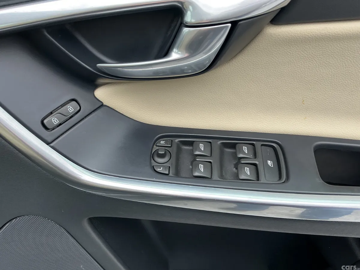 Volvo XC60 SUV, Diesel, 2016, Grey