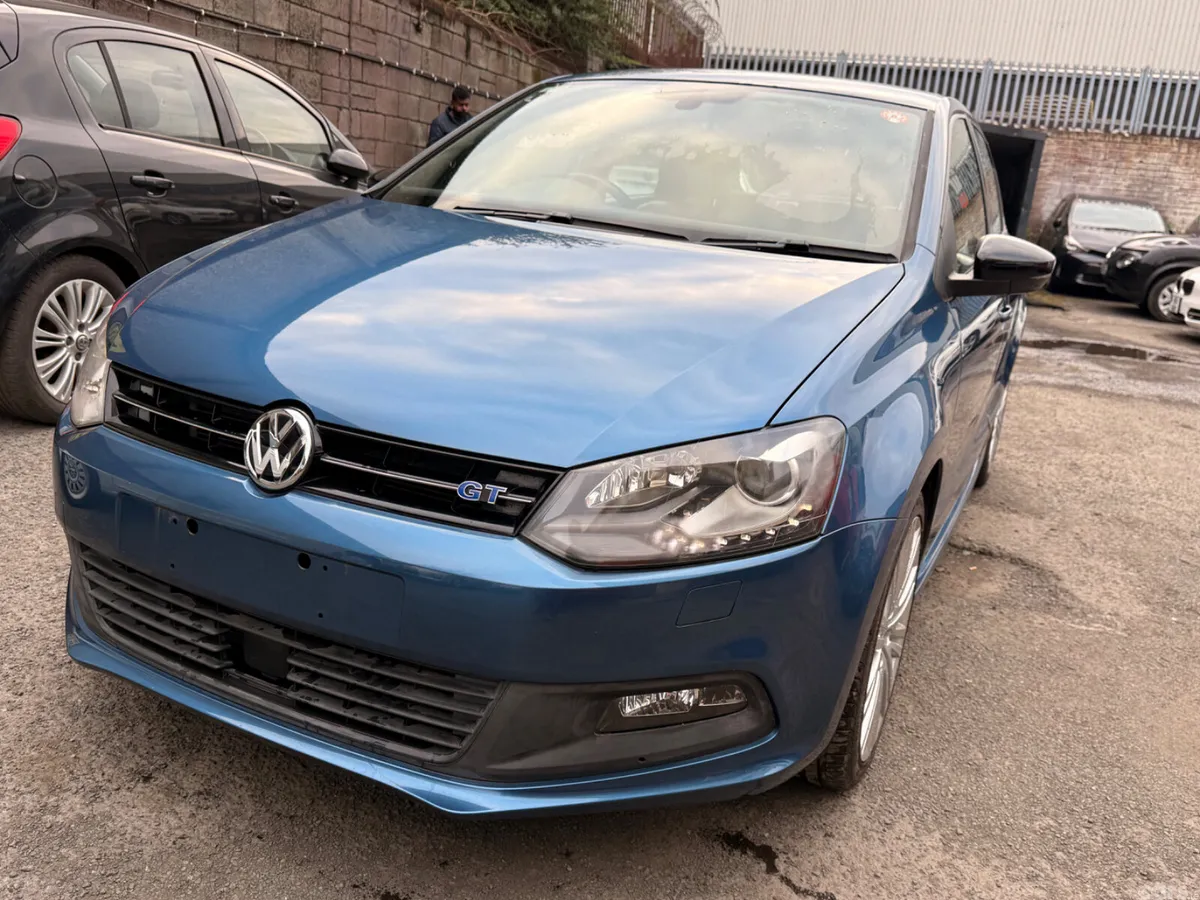 Volkswagen Polo Hatchback, Petrol, 2015, Blue
