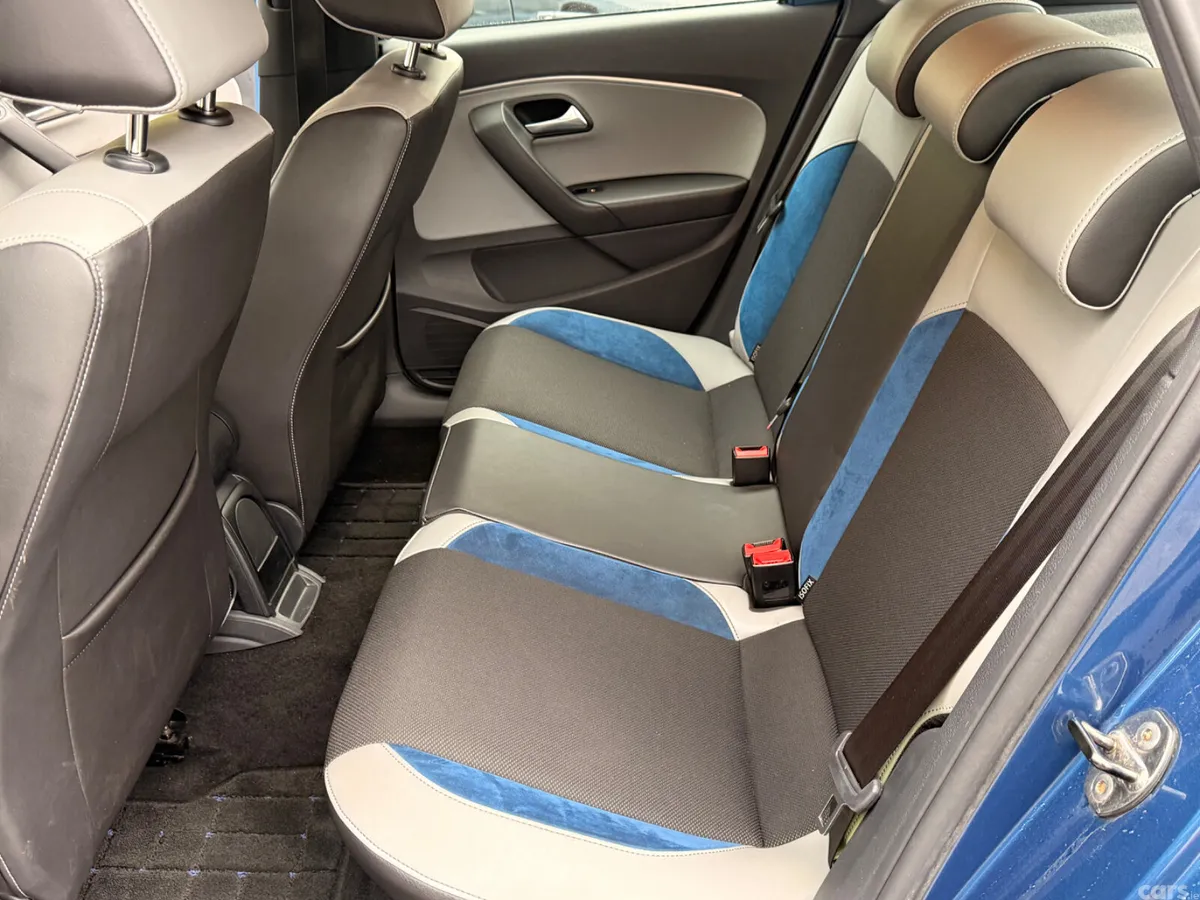 Volkswagen Polo Hatchback, Petrol, 2015, Blue