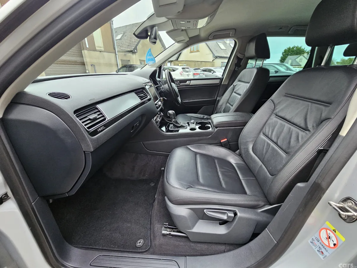 Volkswagen Touareg SUV, Diesel, 2013, Silver