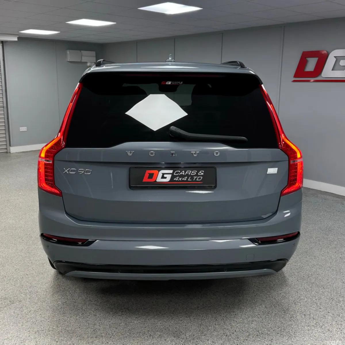 Volvo XC90 SUV, Petrol Hybrid, 2022, Grey