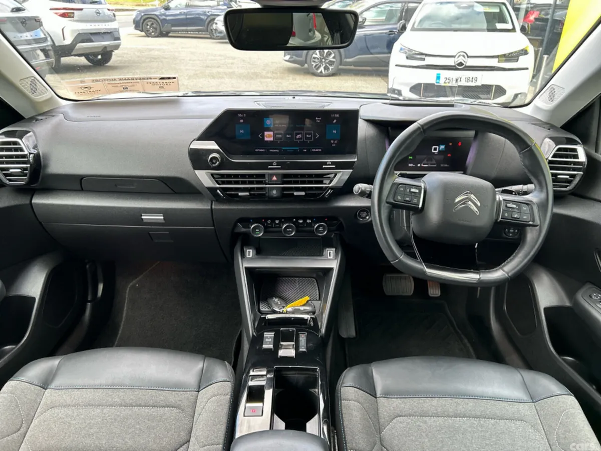 Citroen C4 Hatchback, Petrol, 2022, Grey