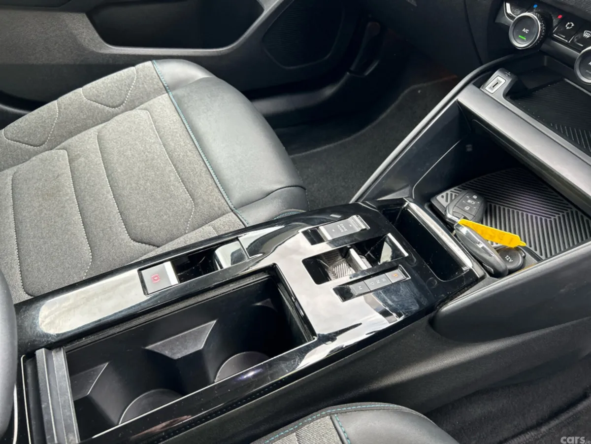 Citroen C4 Hatchback, Petrol, 2022, Grey