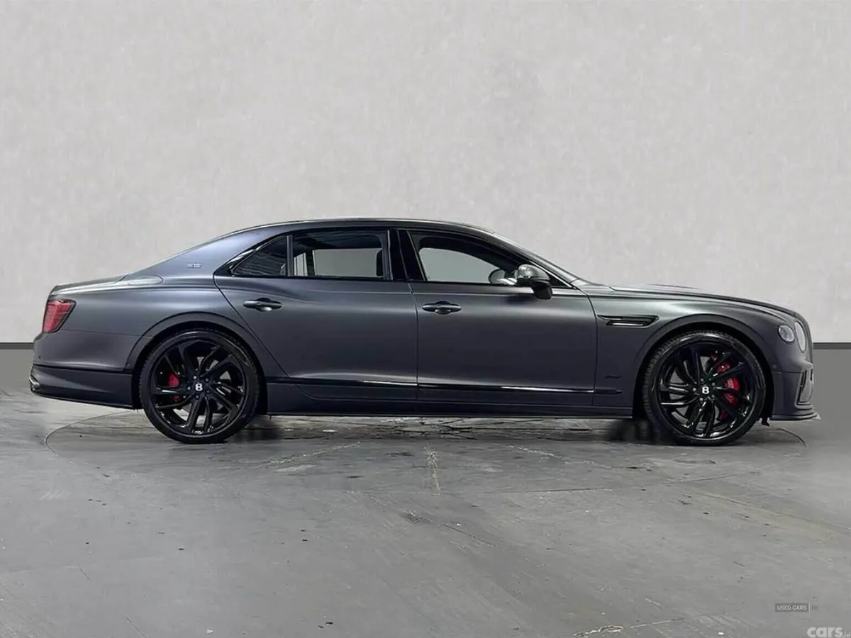 Bentley Flying Spur Saloon, Electric, 2025, Grey