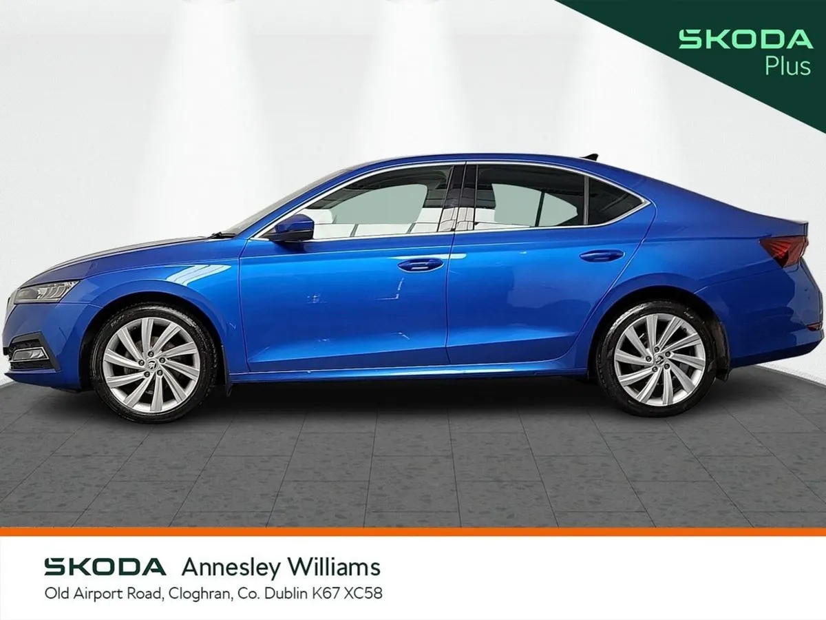 Skoda Octavia Saloon, Petrol, 2023, Blue