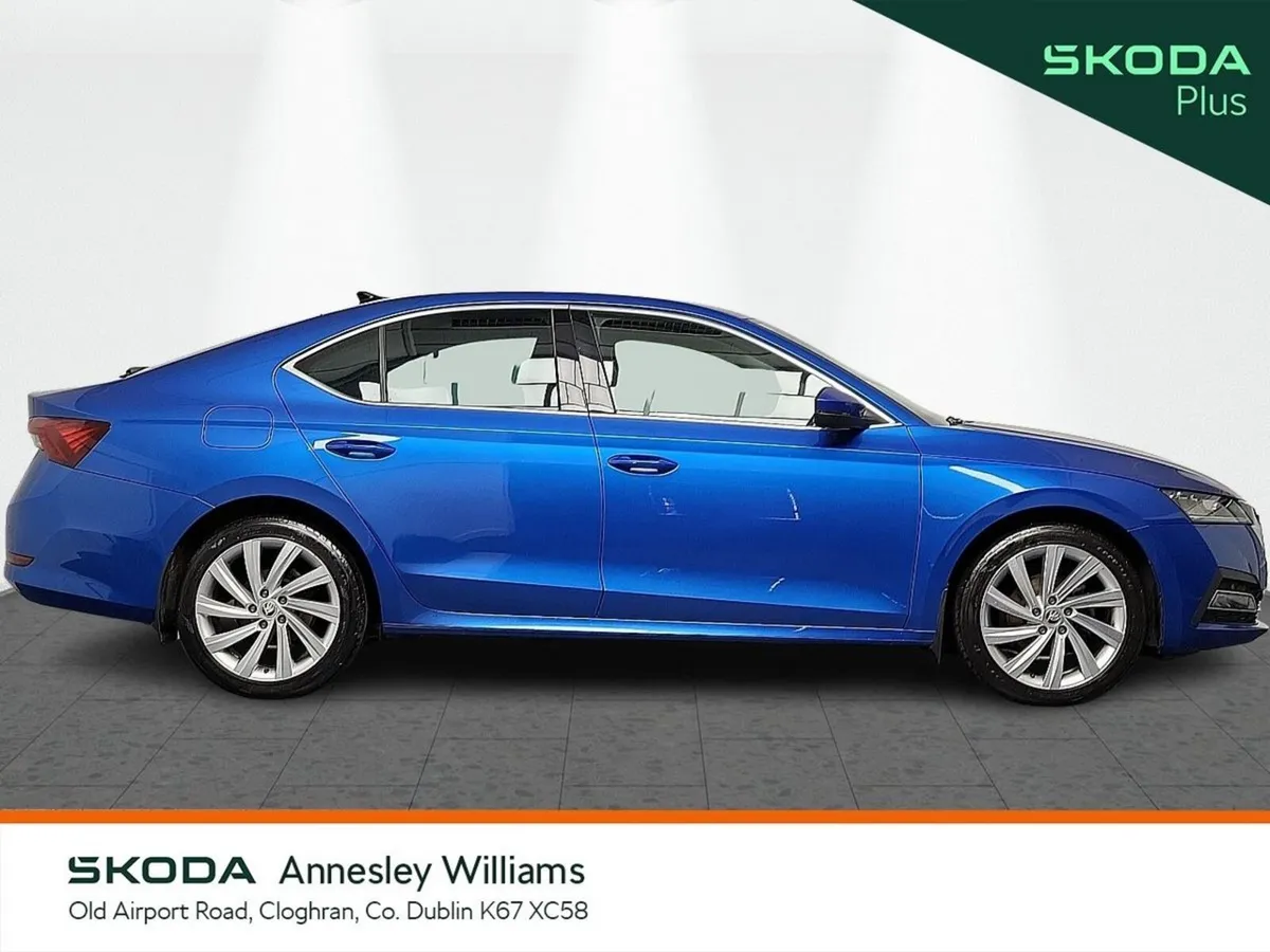 Skoda Octavia Saloon, Petrol, 2023, Blue
