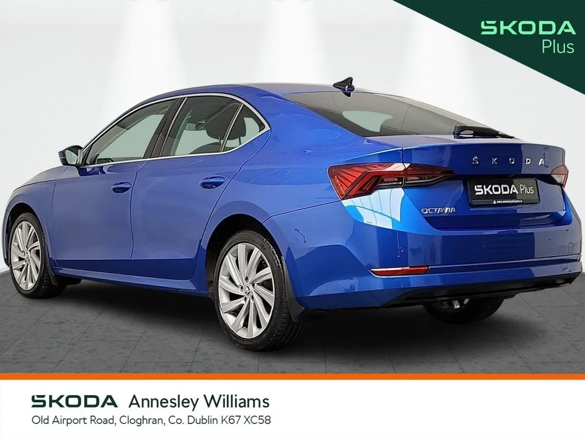 Skoda Octavia Saloon, Petrol, 2023, Blue