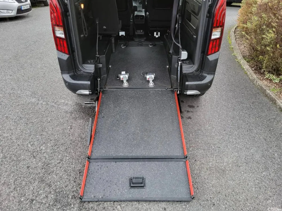 Peugeot Rifter MPV, Diesel, 2022, Grey
