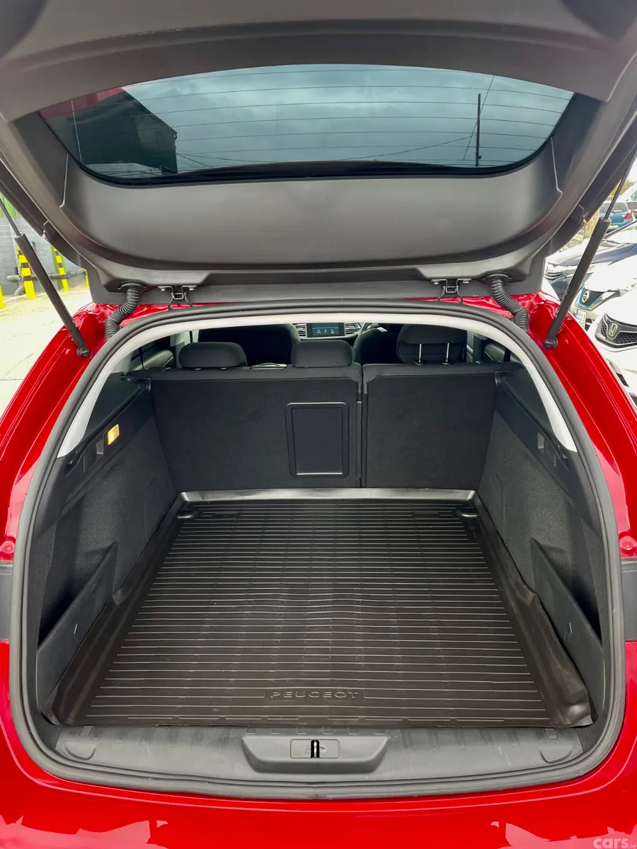 Peugeot 308 Estate, Diesel, 2018, Red