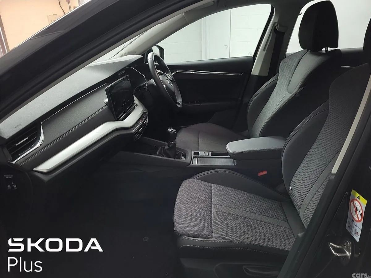Skoda Octavia Saloon, Diesel, 2024, Black