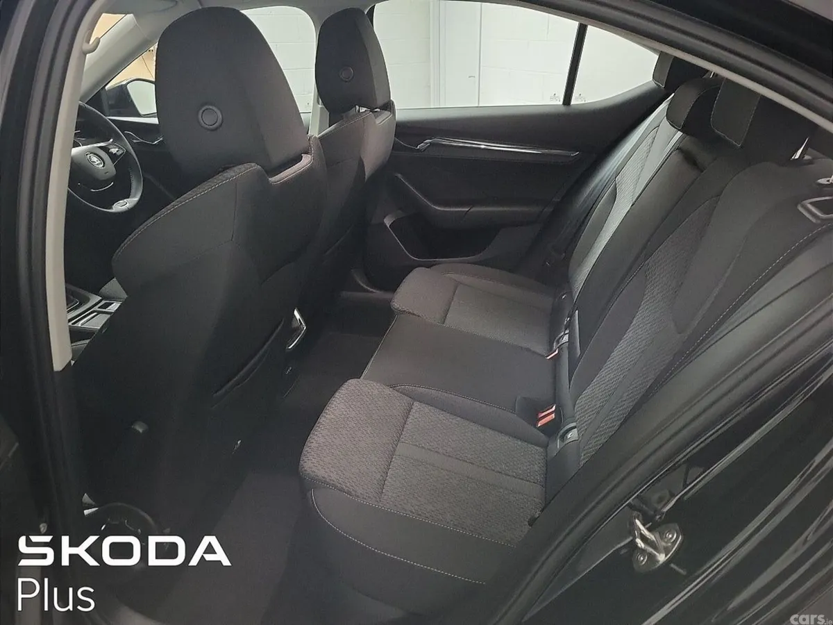 Skoda Octavia Saloon, Diesel, 2024, Black