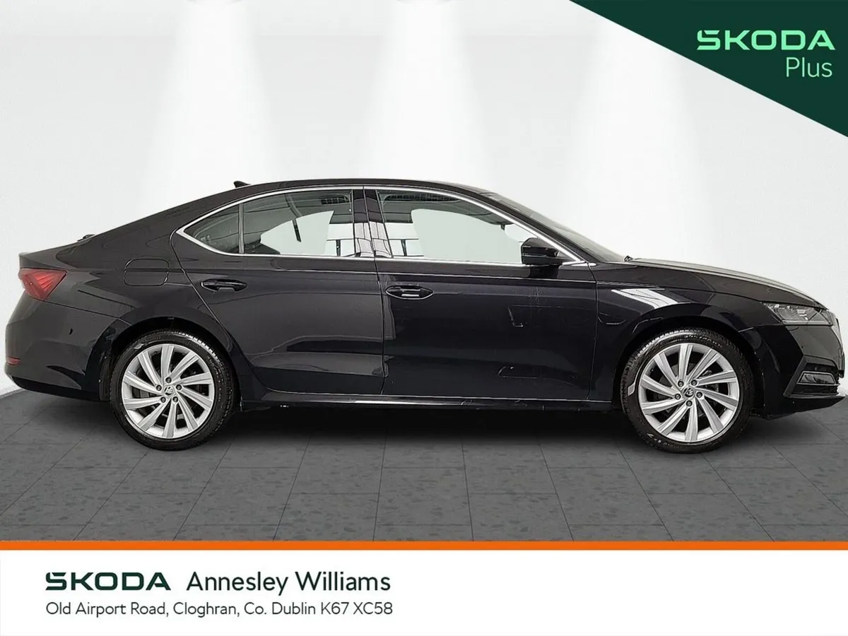 Skoda Octavia Saloon, Diesel, 2024, Black
