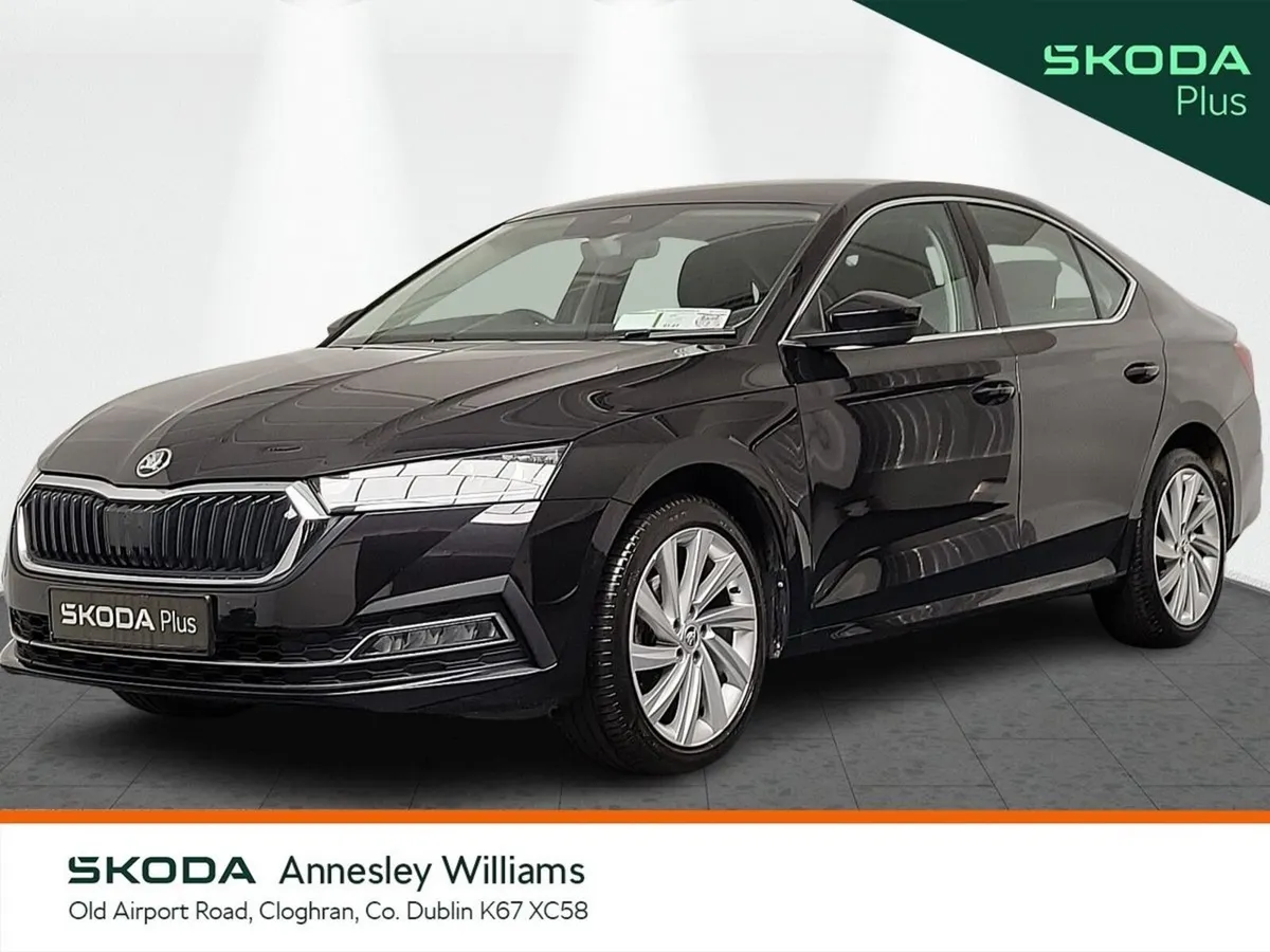Skoda Octavia Saloon, Diesel, 2024, Black