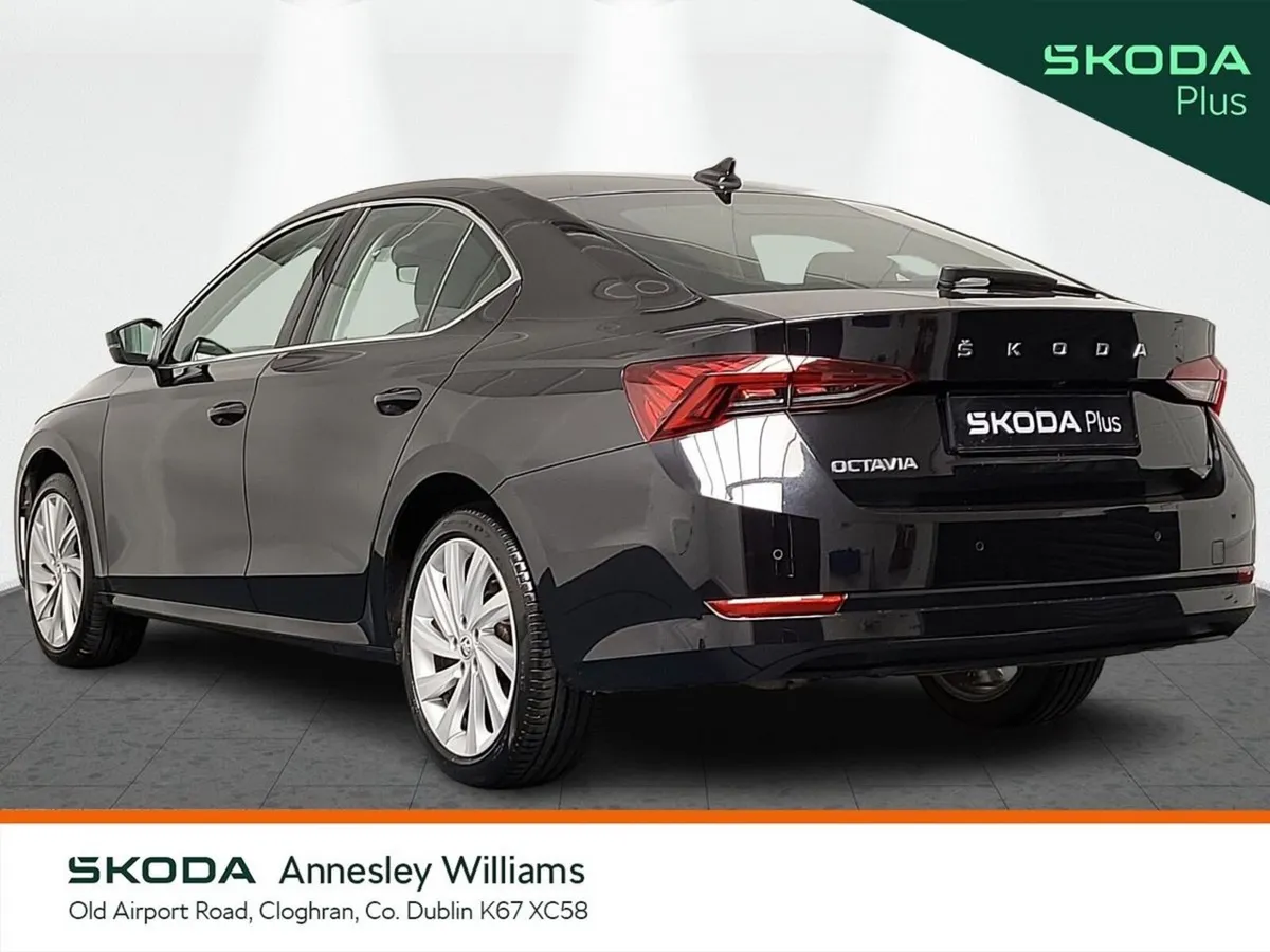 Skoda Octavia Saloon, Diesel, 2024, Black