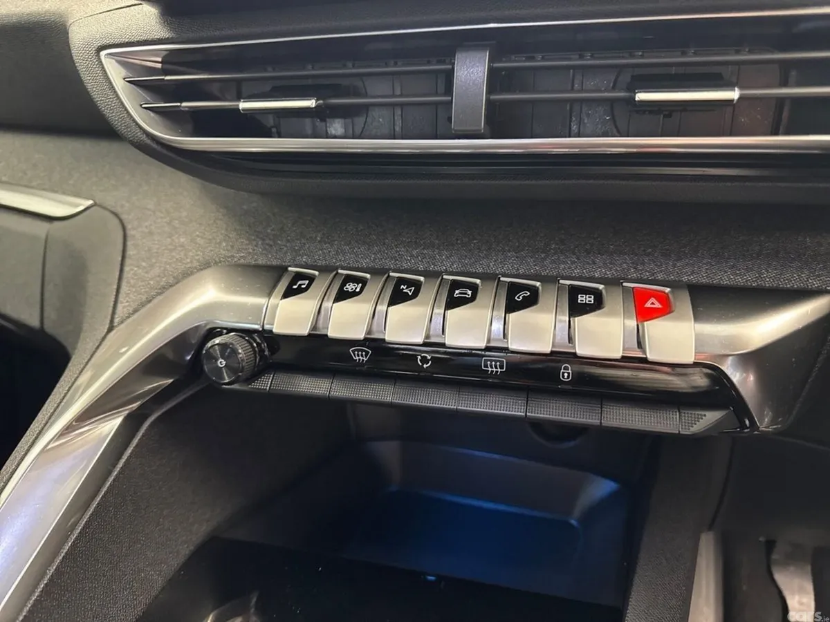 Peugeot 3008 MPV, Diesel, 2022, Blue
