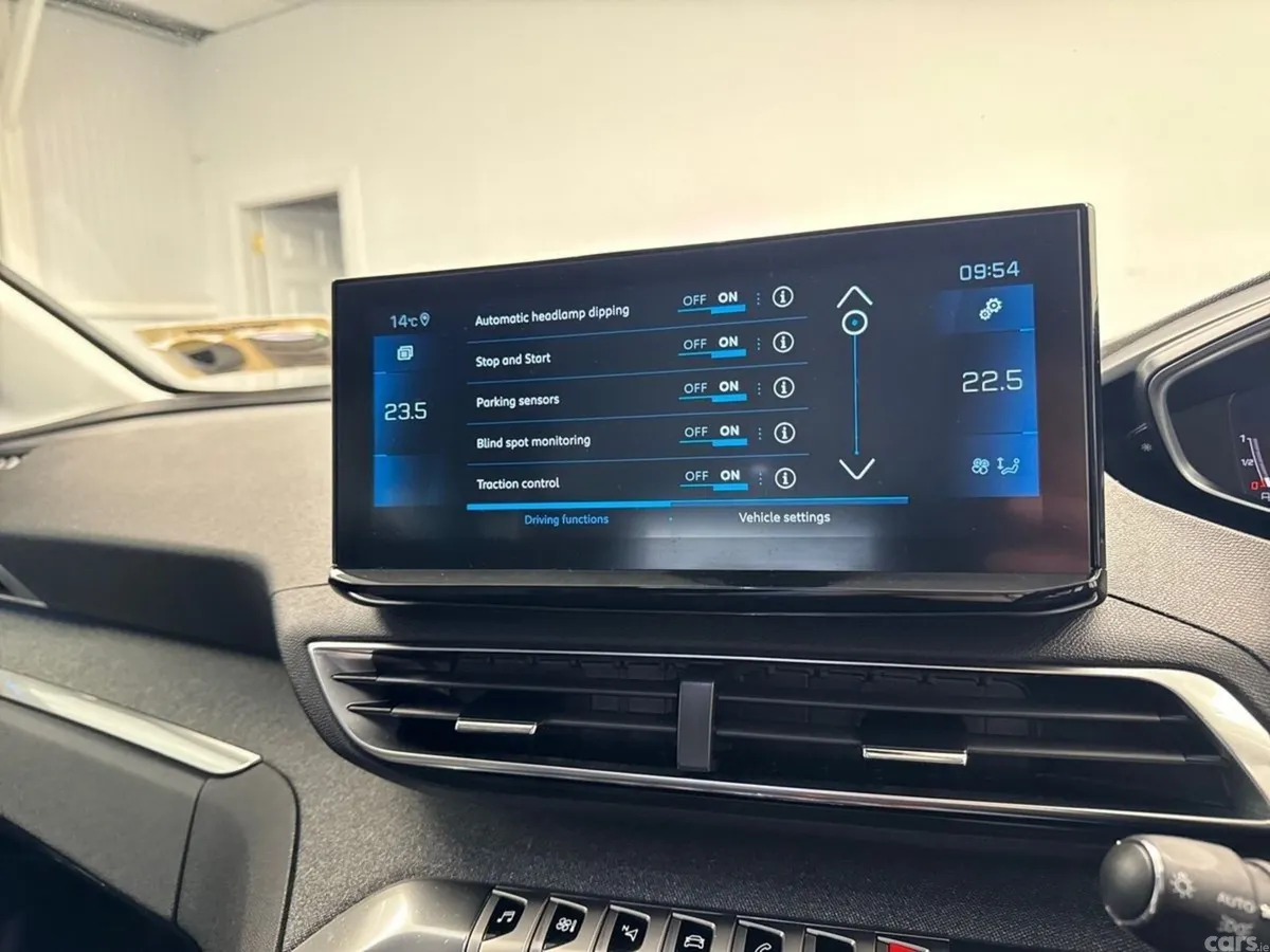 Peugeot 3008 MPV, Diesel, 2022, Blue