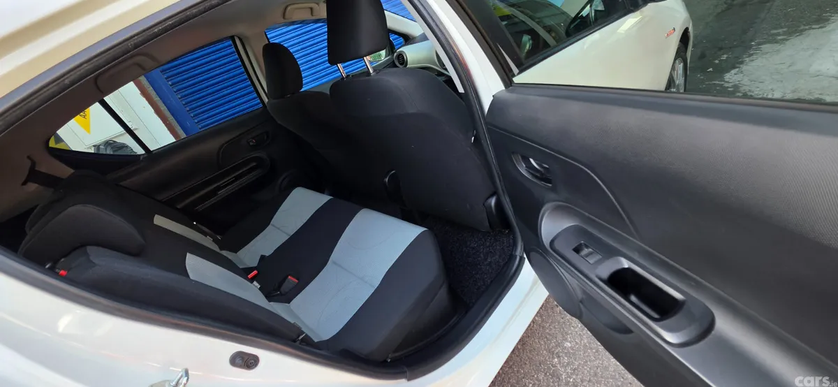 Toyota Aqua Hatchback, Petrol Hybrid, 2015, White