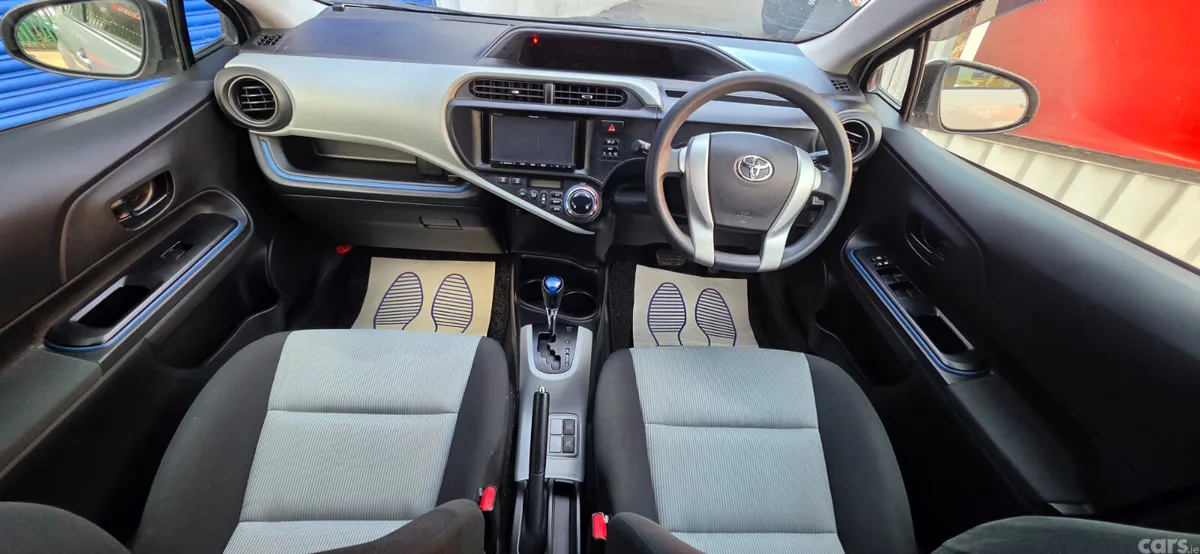Toyota Aqua Hatchback, Petrol Hybrid, 2015, White