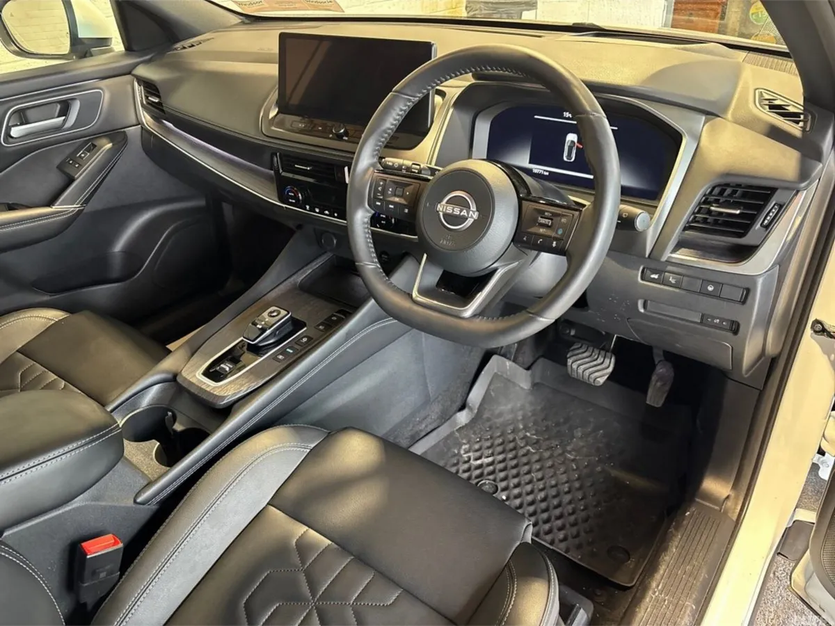 Nissan Qashqai MPV, Petrol Hybrid, 2025, White