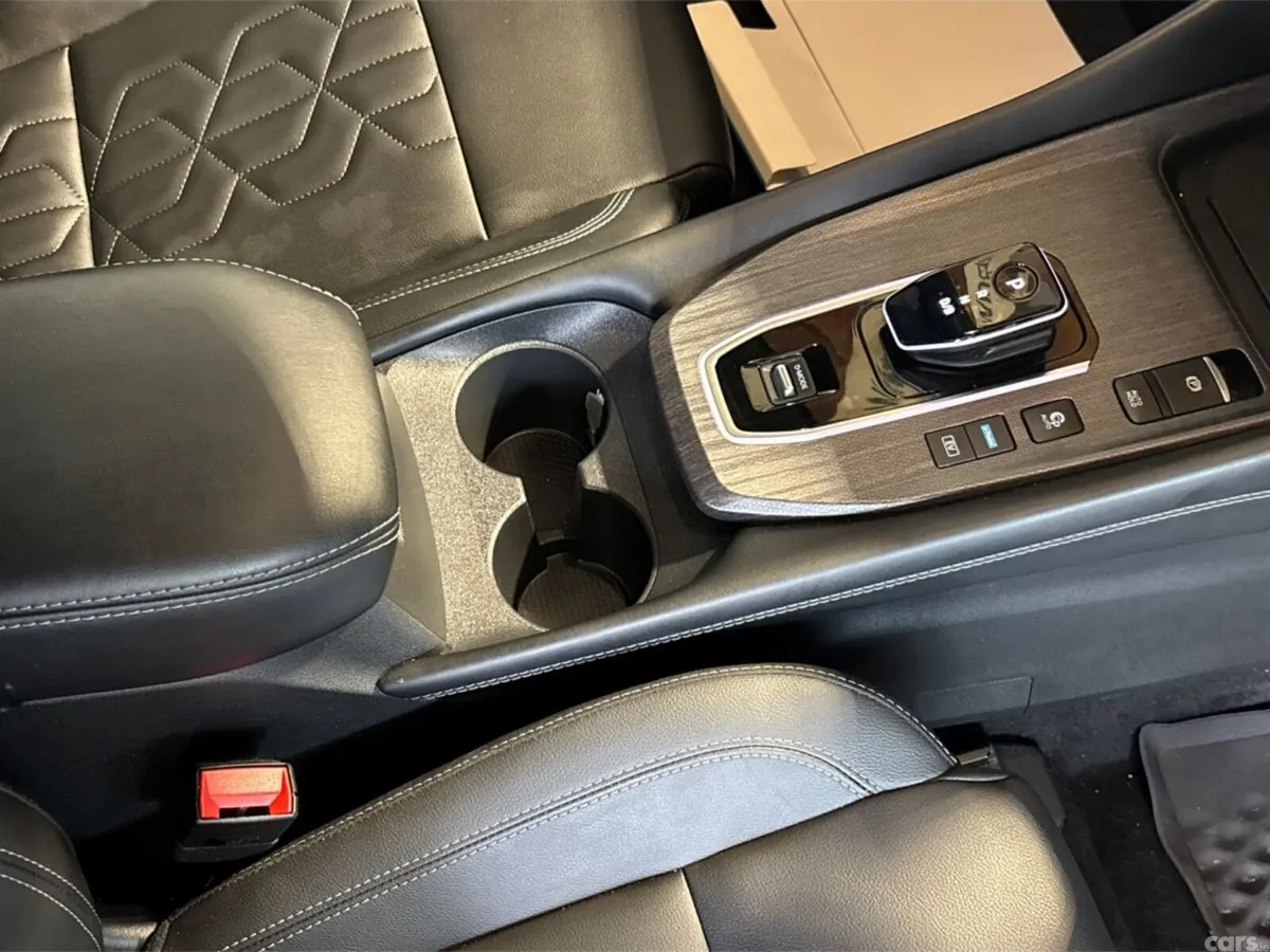 Nissan Qashqai MPV, Petrol Hybrid, 2025, White