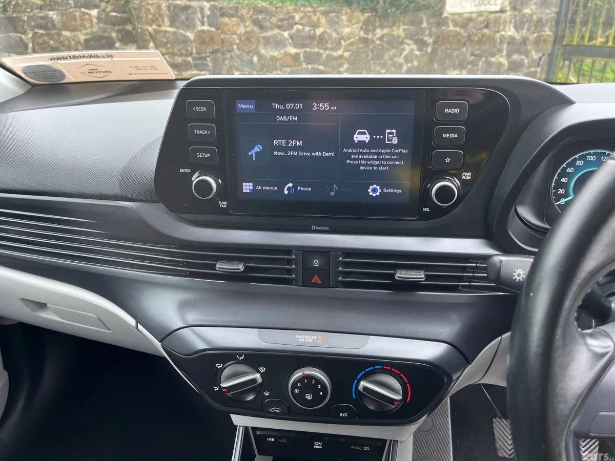 Hyundai i20 Hatchback, Petrol, 2022, White