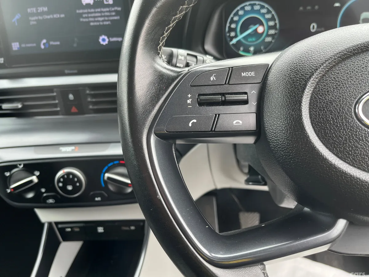 Hyundai i20 Hatchback, Petrol, 2022, White