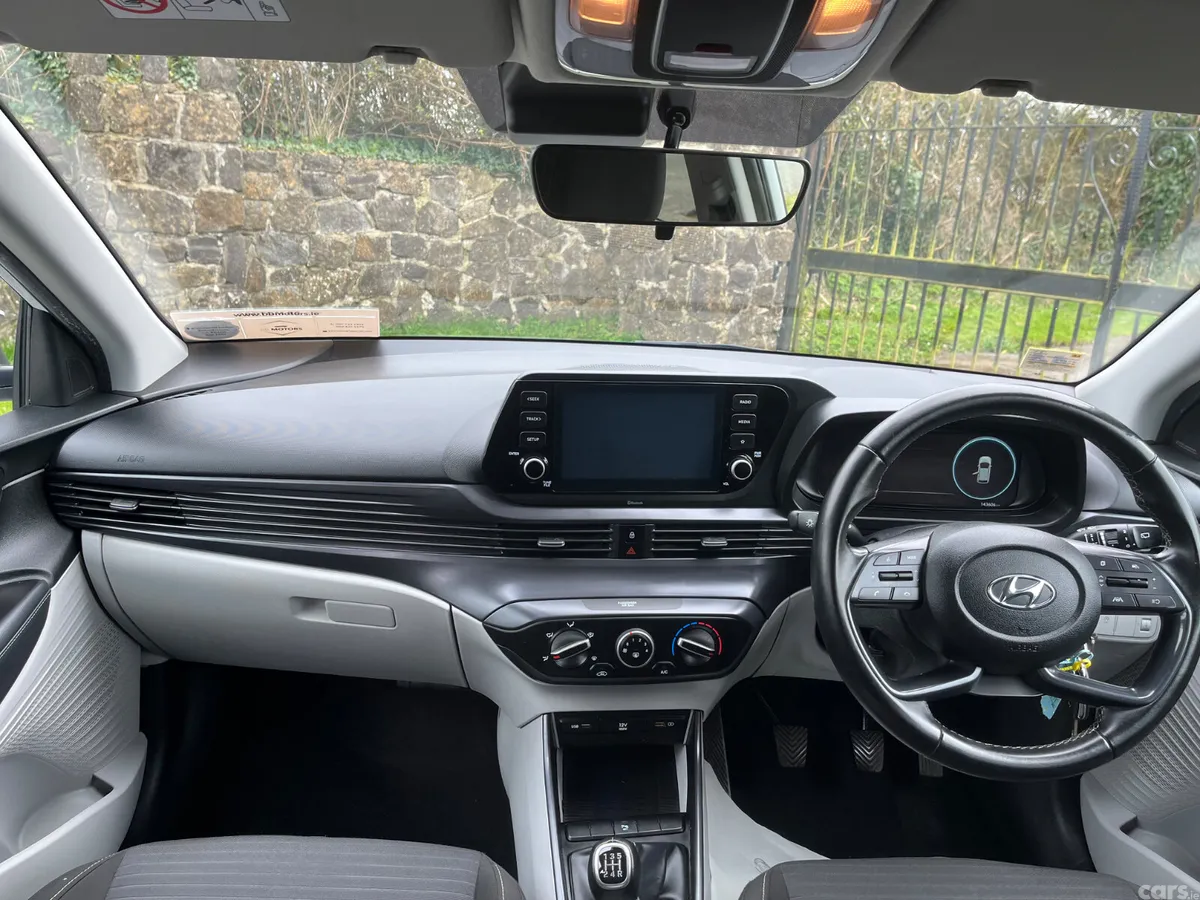 Hyundai i20 Hatchback, Petrol, 2022, White
