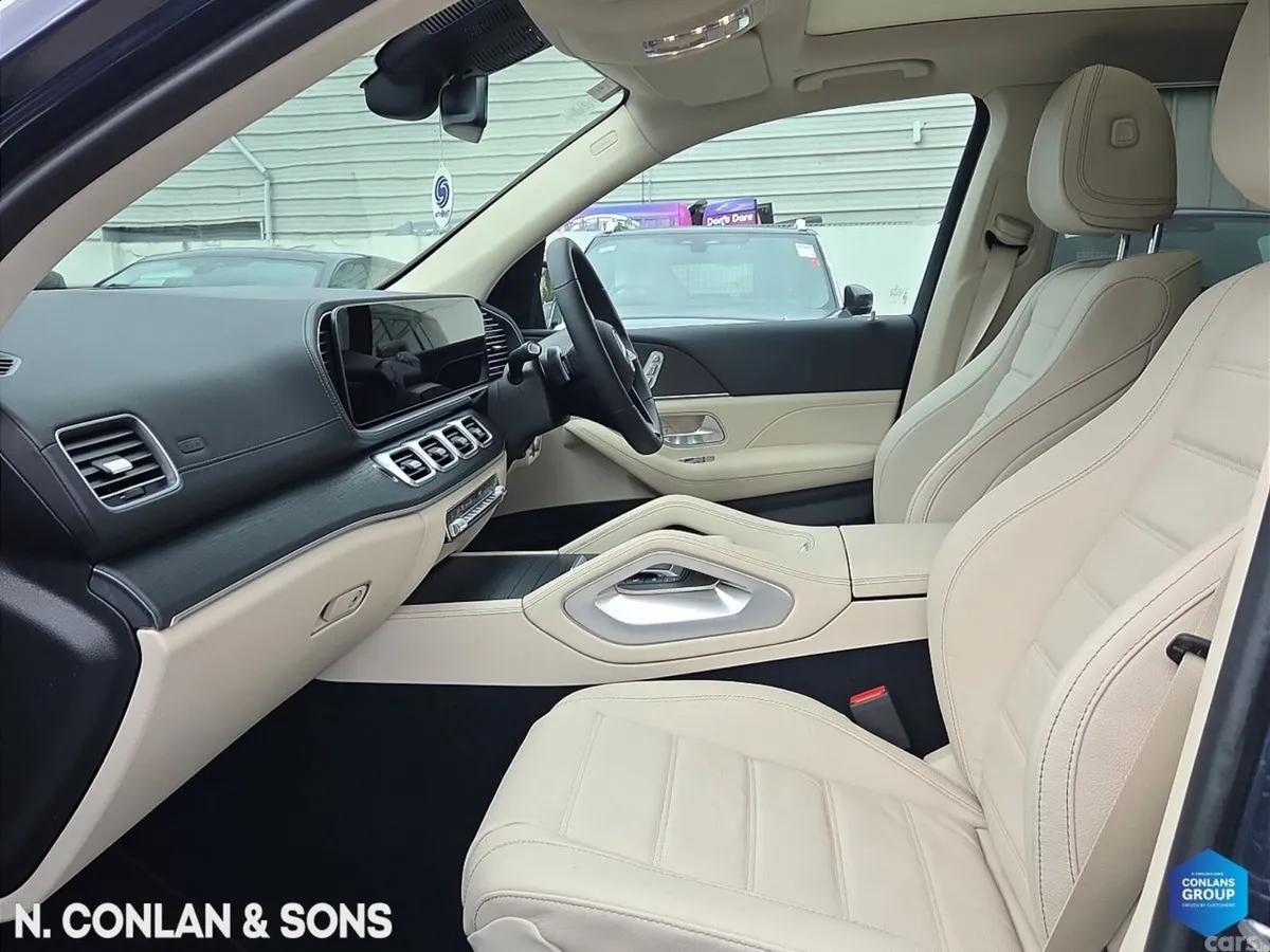 Mercedes-Benz GLE SUV, Diesel Plug-in Hybrid, 2026, Blue