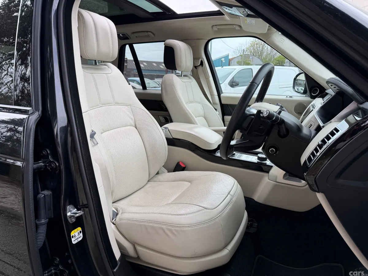 Land Rover Range Rover SUV, Petrol Plug-in Hybrid, 2021, Black
