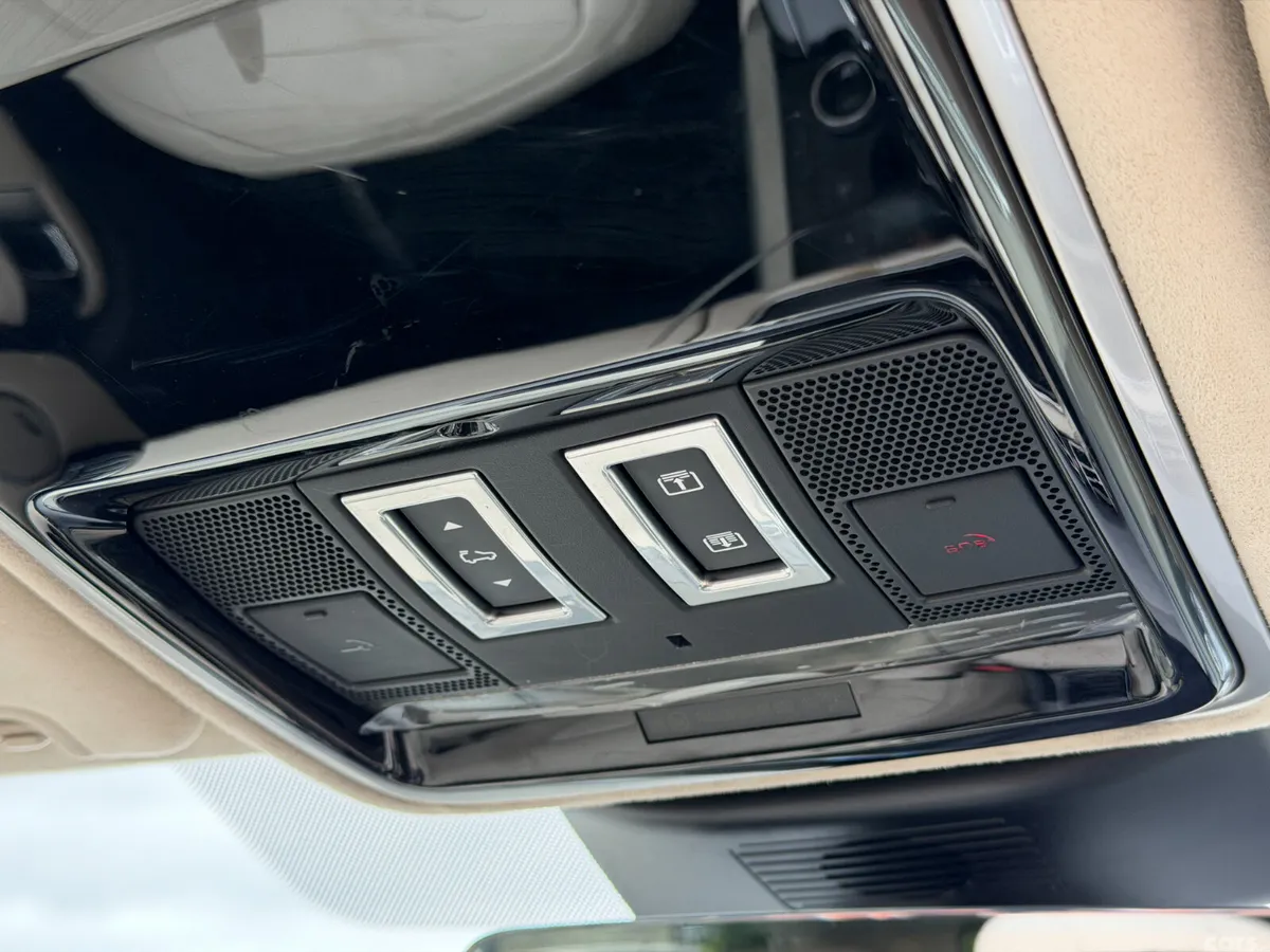 Land Rover Range Rover SUV, Petrol Plug-in Hybrid, 2021, Black