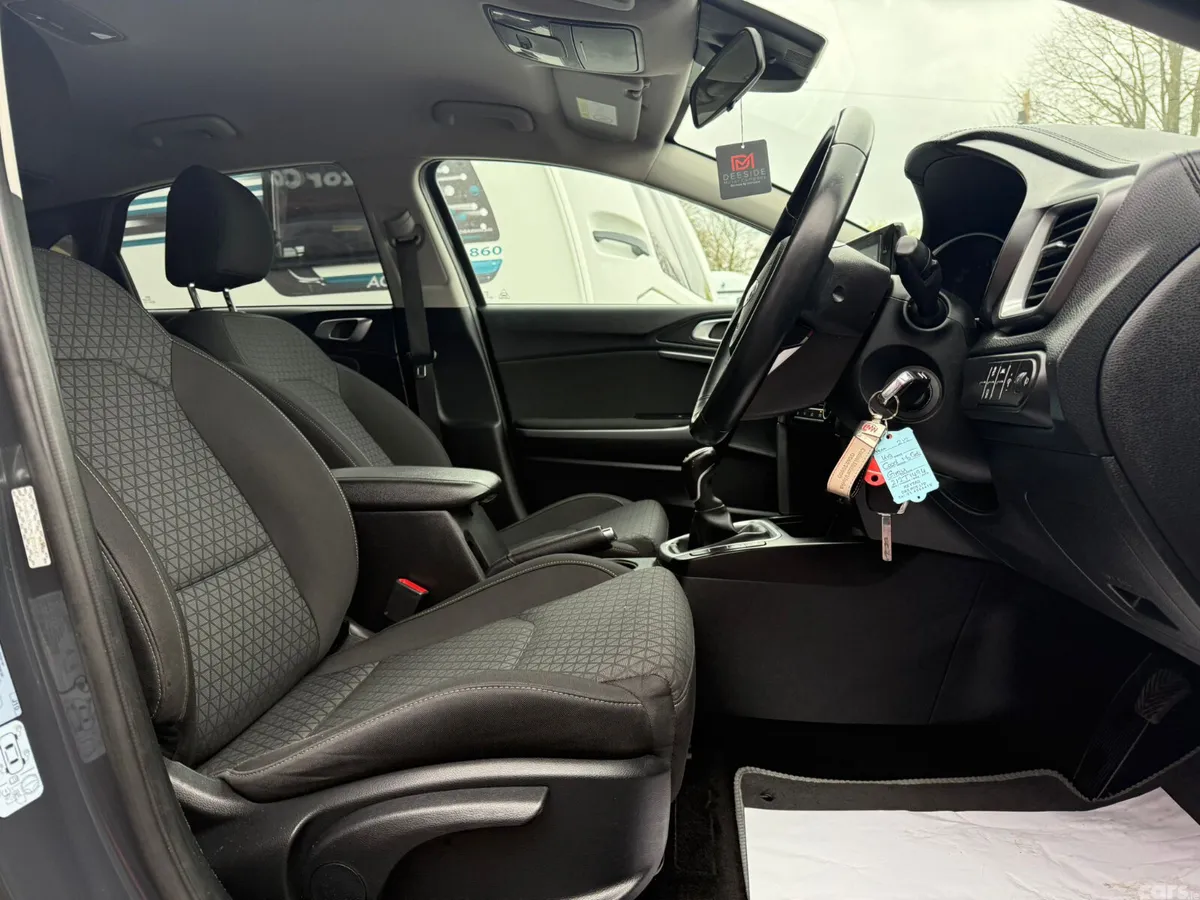 Kia Ceed Hatchback, Diesel Hybrid, 2021, Grey