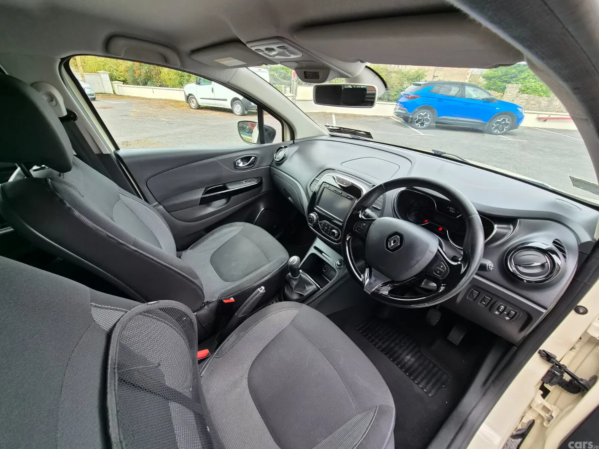 Renault Captur Hatchback, Diesel, 2015, Yellow