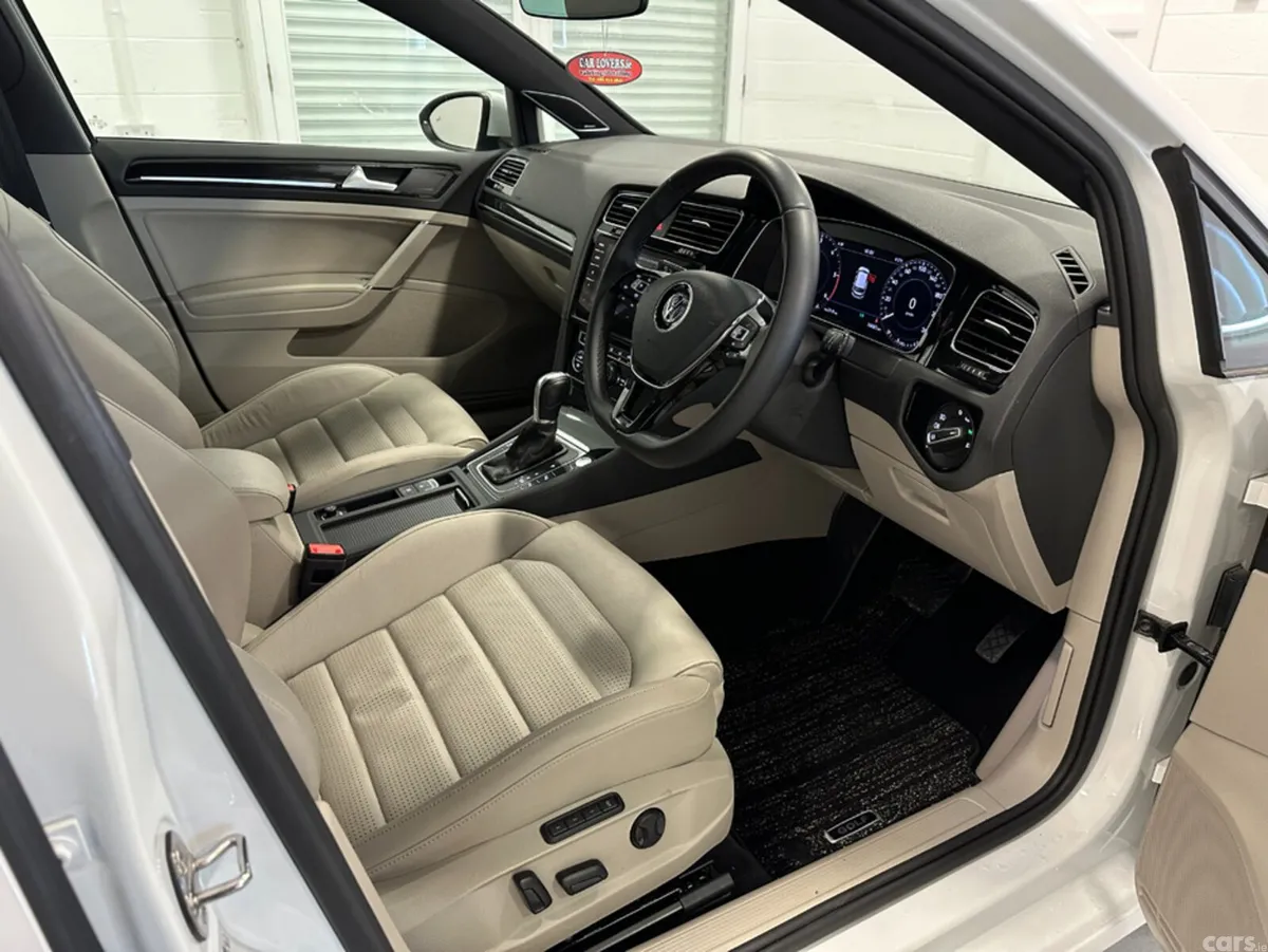 Volkswagen Golf Hatchback, Diesel, 2019, White