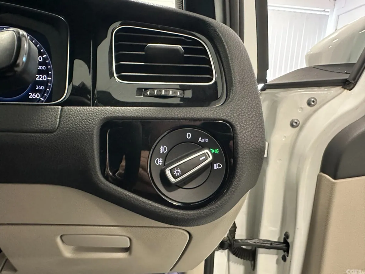 Volkswagen Golf Hatchback, Diesel, 2019, White